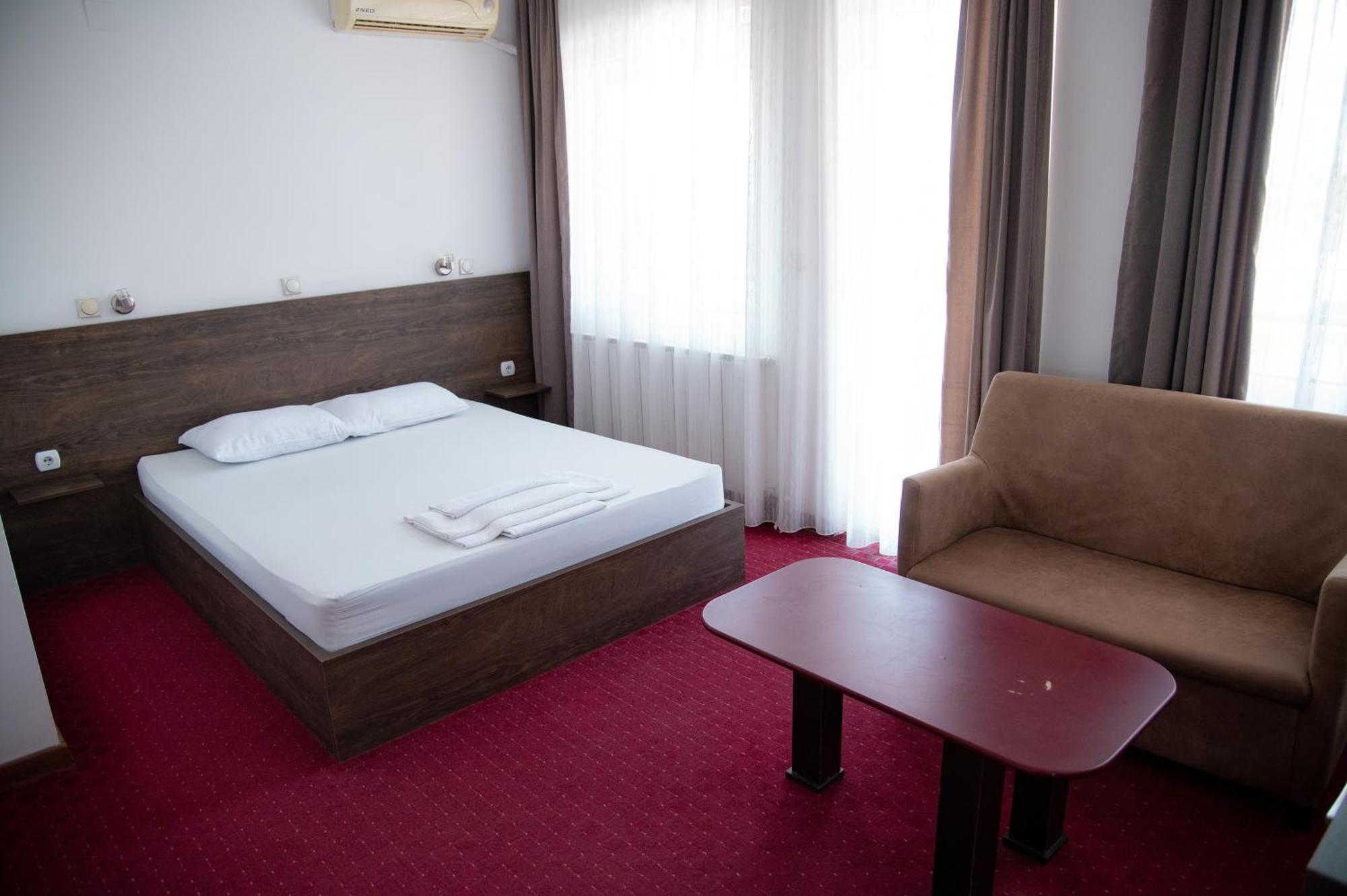 Hotel Istatov Nov Dojran Exteriör bild