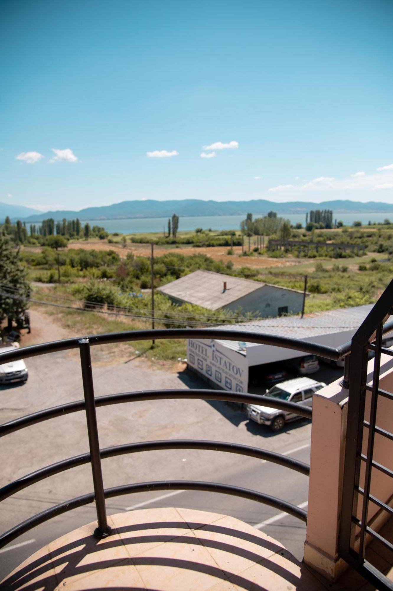 Hotel Istatov Nov Dojran Exteriör bild