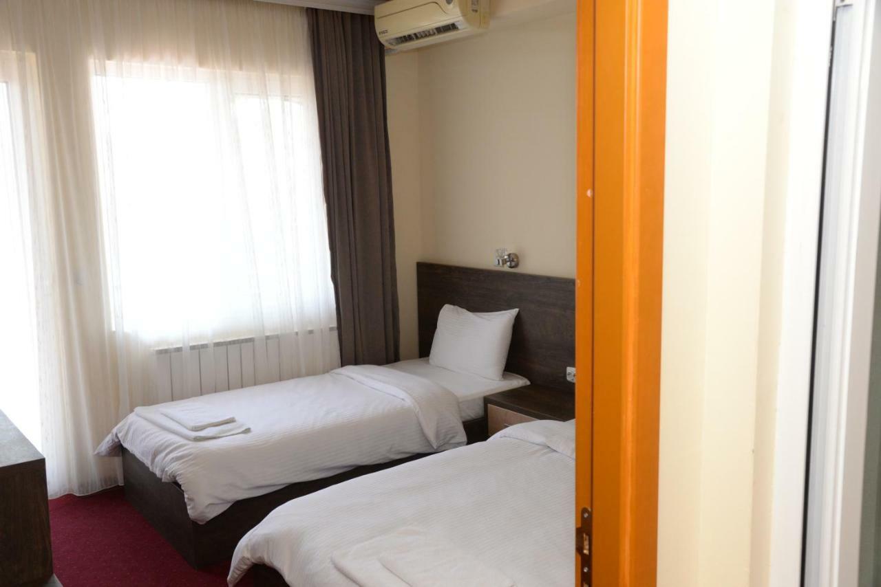 Hotel Istatov Nov Dojran Exteriör bild