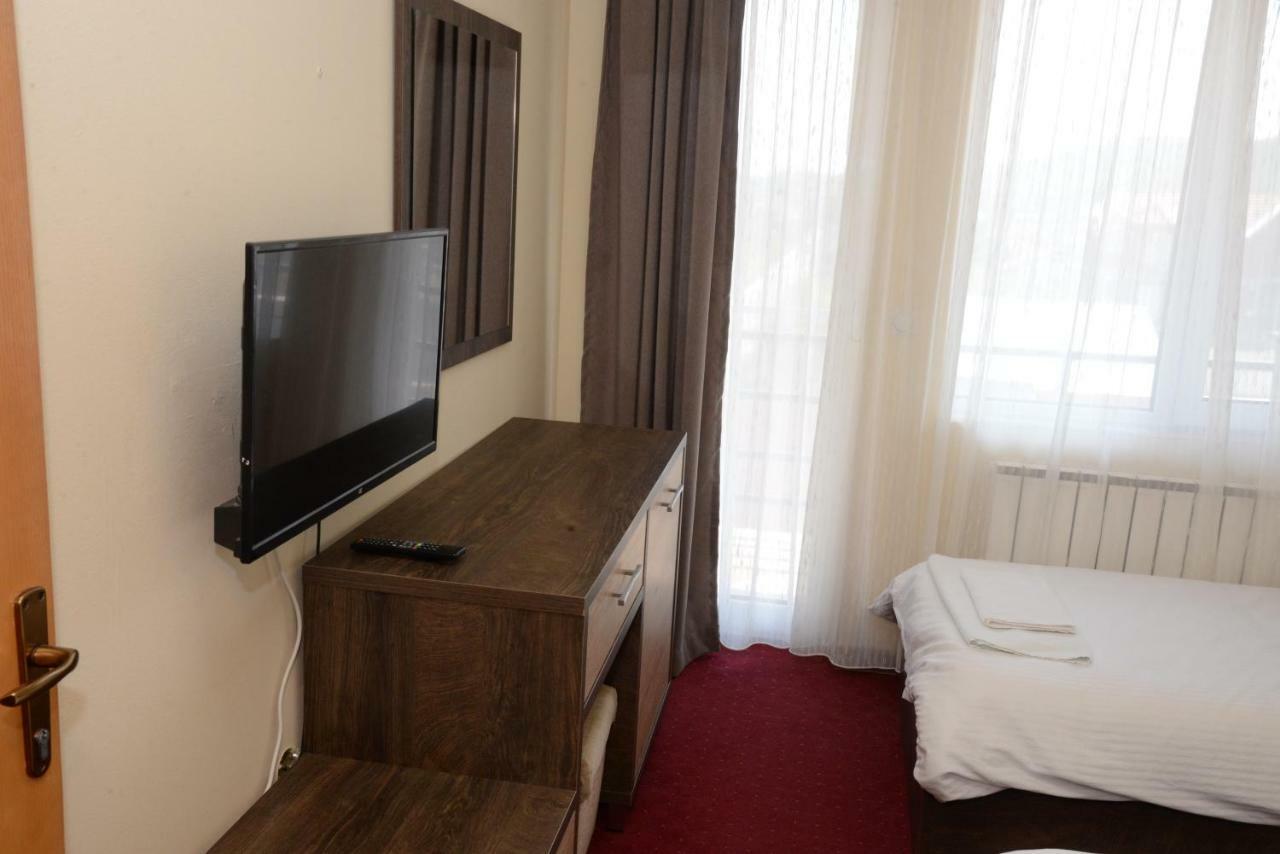 Hotel Istatov Nov Dojran Exteriör bild